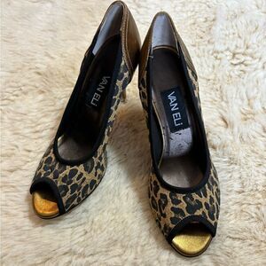VanEli Peep Toe Black and Gold Cheetah Print Heels size 6.5